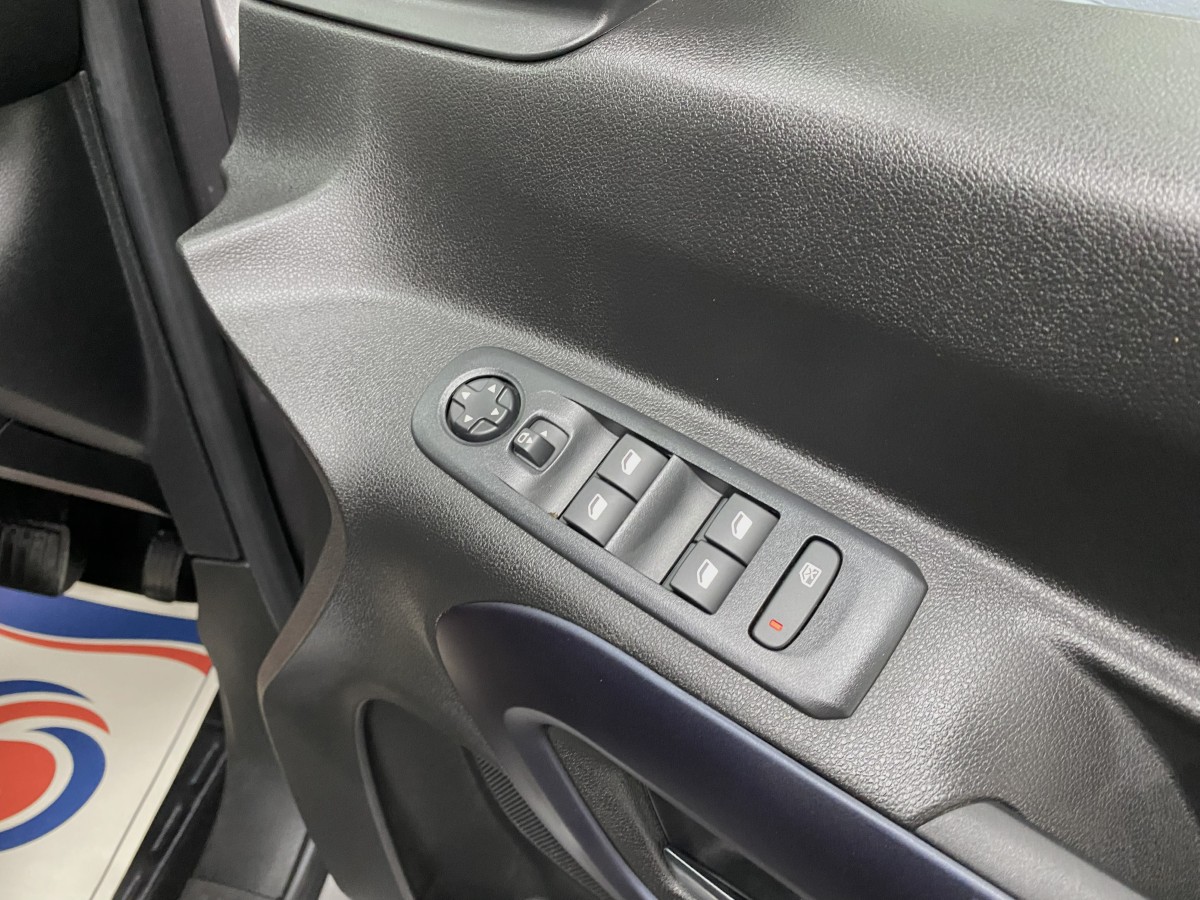 2023 (23) Peugeot Rifter 1.5 BlueHDi Automatic Wheelchair Accessible Vehicle (WAV)
