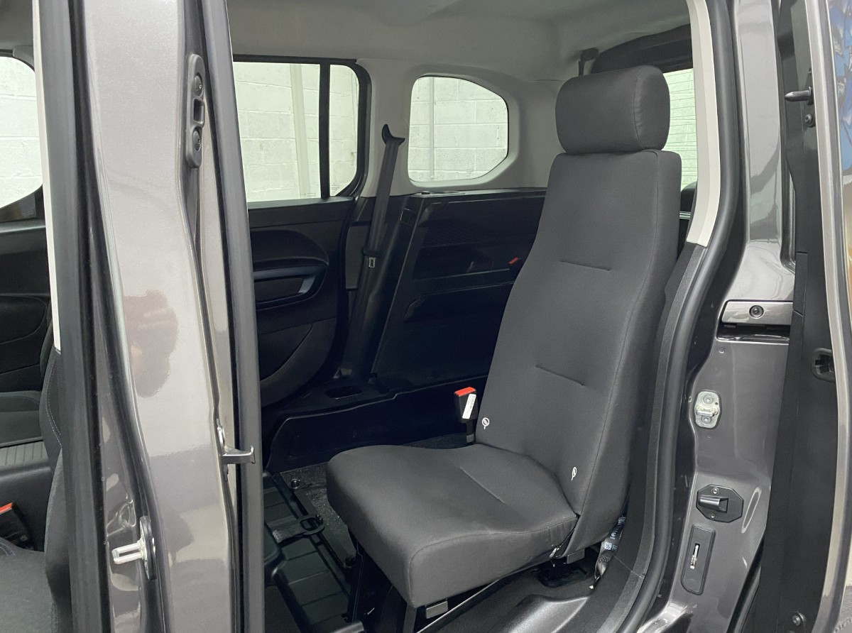 2023 (23) Peugeot Rifter 1.5 BlueHDi Automatic Wheelchair Accessible Vehicle (WAV)