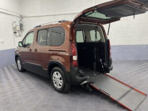 2019 (19) Peugeot Rifter 1.5 BlueHDi Automatic Wheelchair Accessible Vehice (WAV)