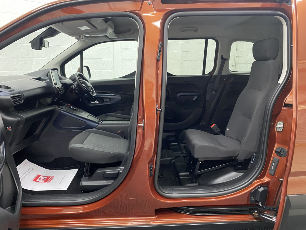 2019 (19) Peugeot Rifter 1.5 BlueHDi Automatic Wheelchair Accessible Vehicle (WAV)