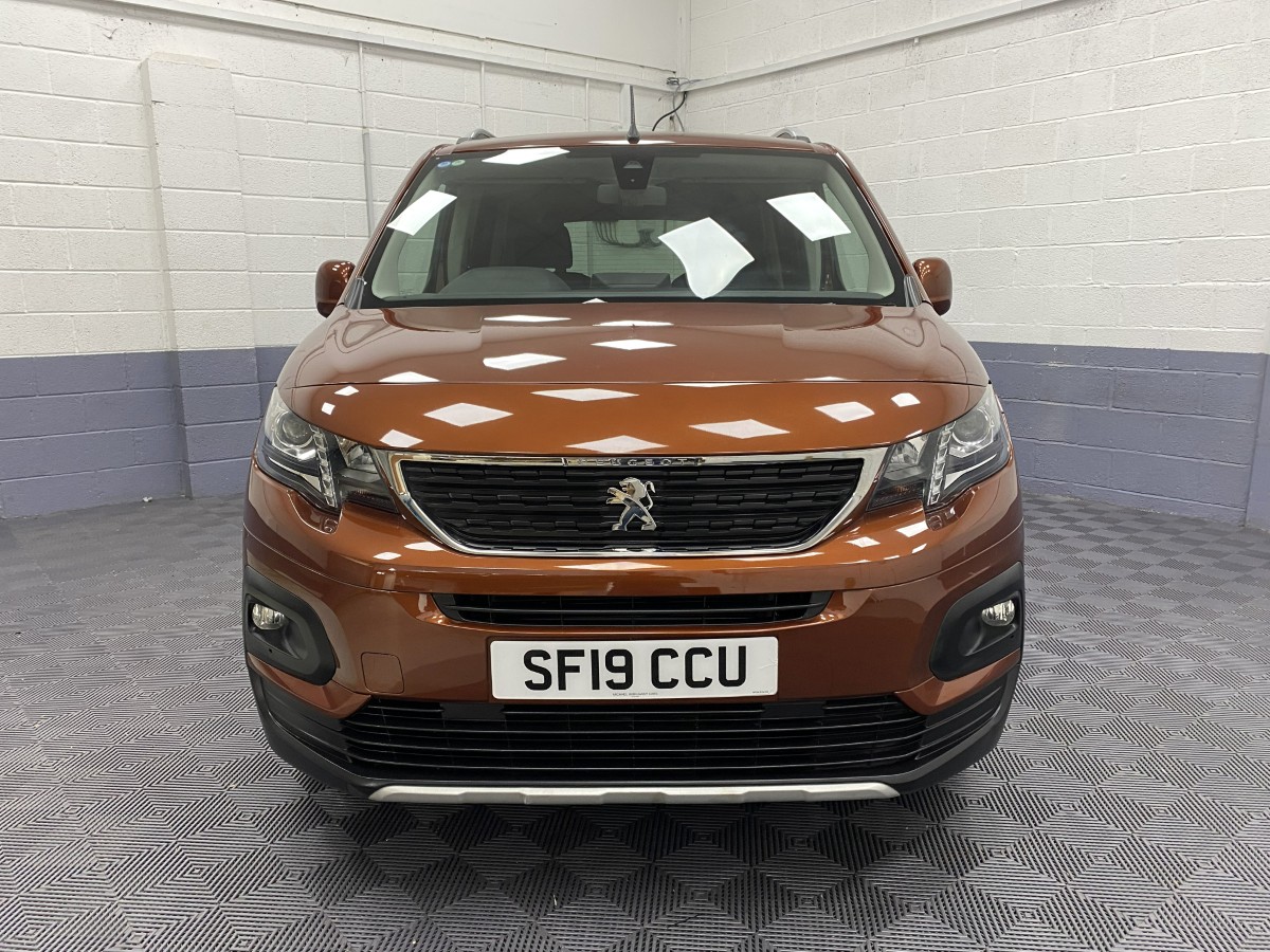 Peugeot Rifter WAV front view SF19CCU