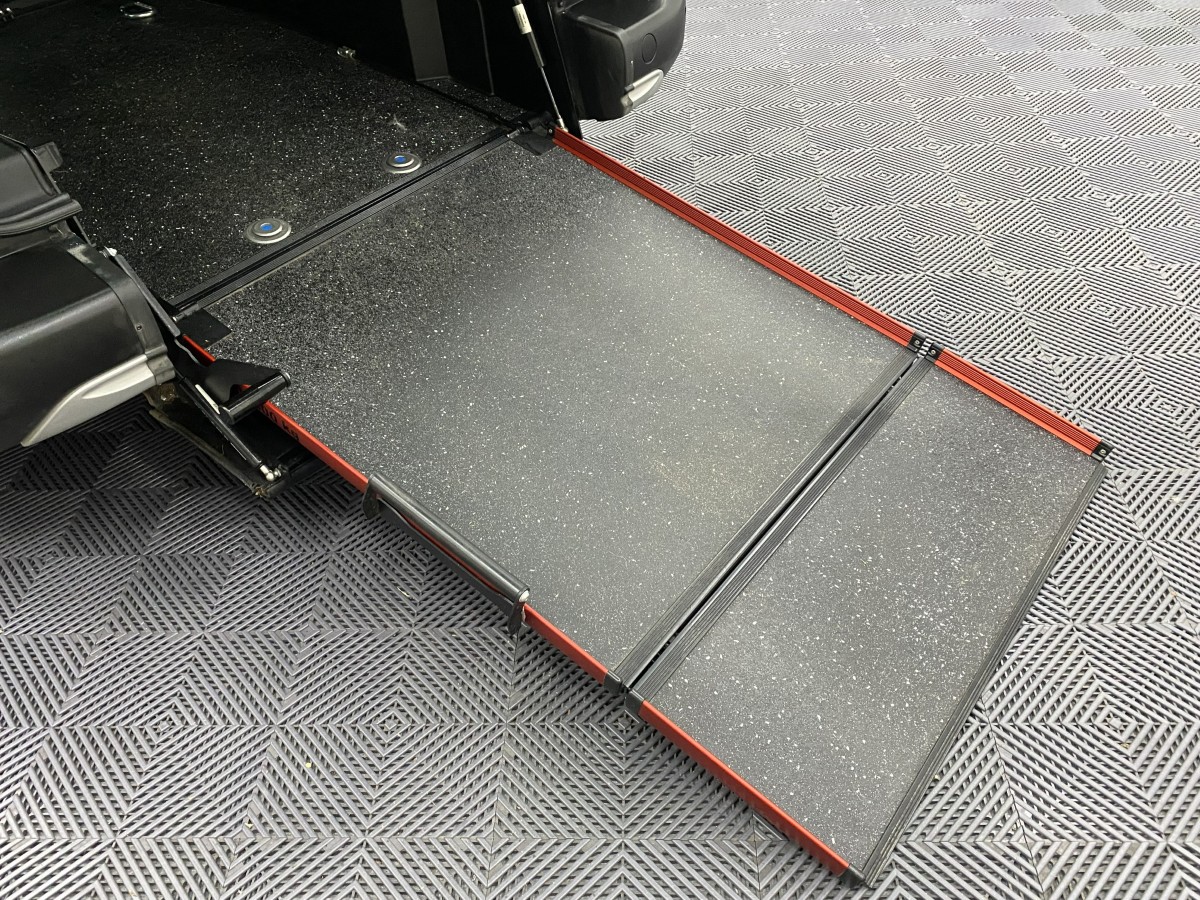 wheelchair accessible Peugeot Rifter Automatic rear wheelchair ramp in deployed postion SF19CCU