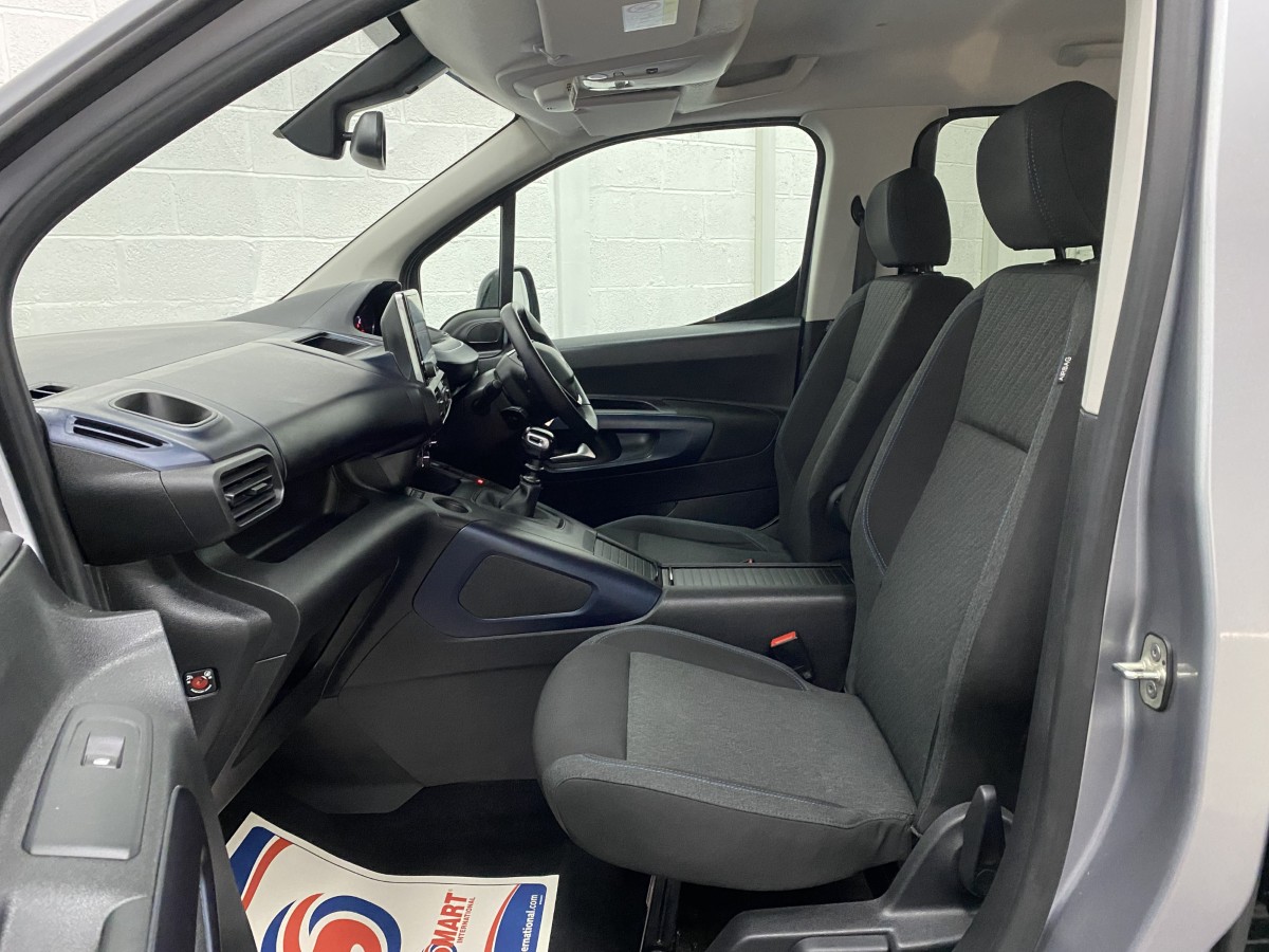 2022 Peugeot Rifter wheelchair accessible vehicle front seats SA22YCE