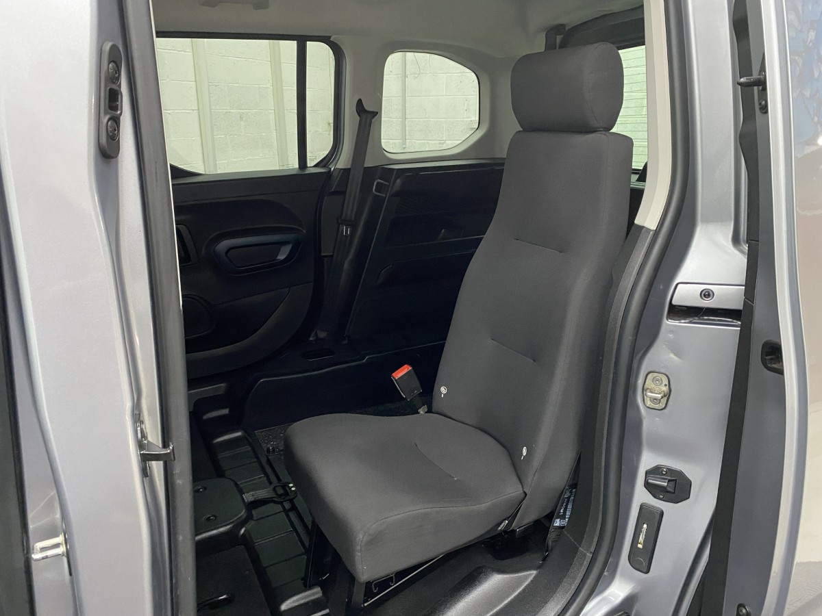 Peugeot Rifter wheelchair accessible vehicle single rear seat SA22YCE