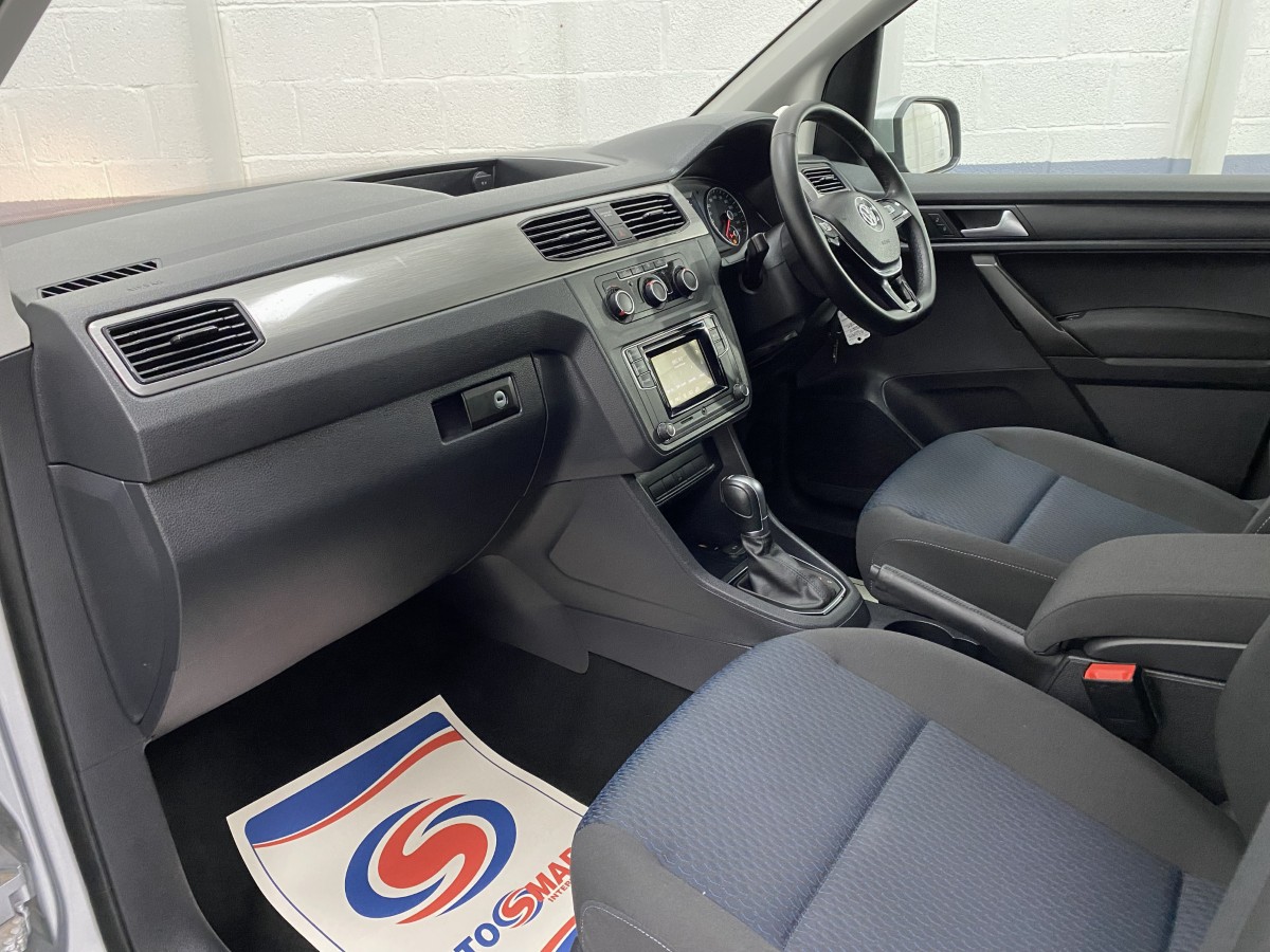 2021 Volkswagen Caddy Maxi dashboard SB21UOH