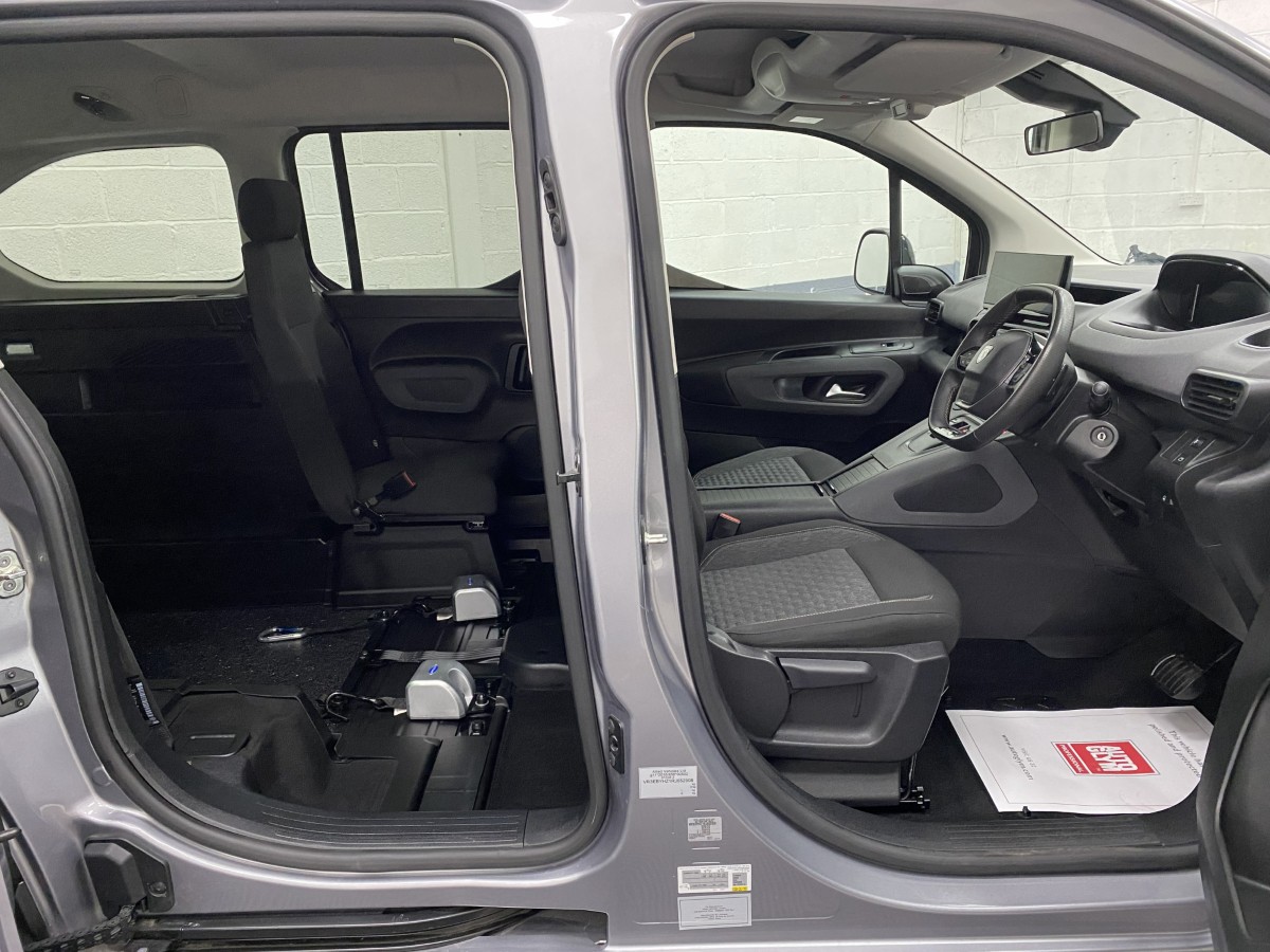 Peugeot Rifter 1.5 BlueHDi 130 GT Automatic Wheelchair Accessible Vehicle (WAV)