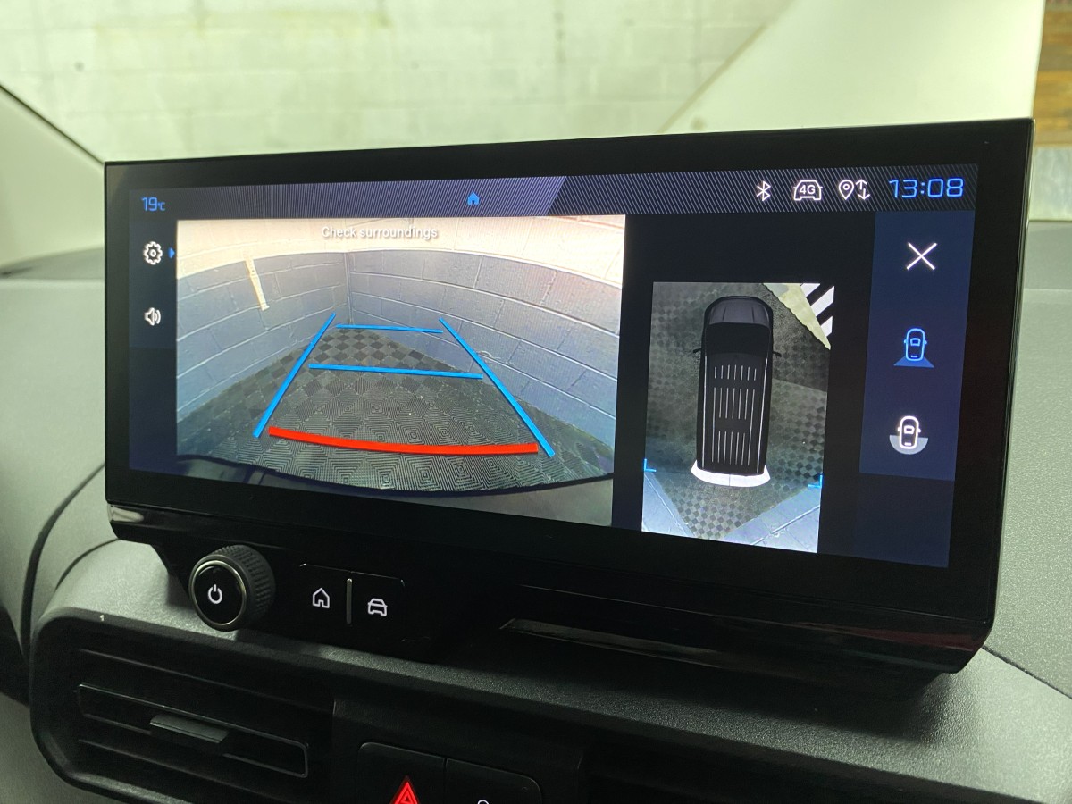 Peugeot Rifter 1.5 BlueHDi 130 GT Automatic Wheelchair Accessible Vehicle (WAV)