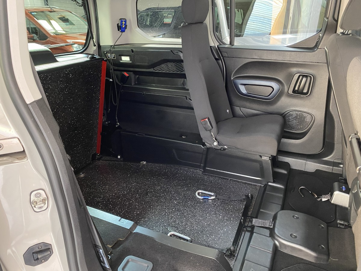 Wheelchair space and single rear seat on a 2019 Peugeot Rifter Wheelchair Accessible vehicle SF69HMG