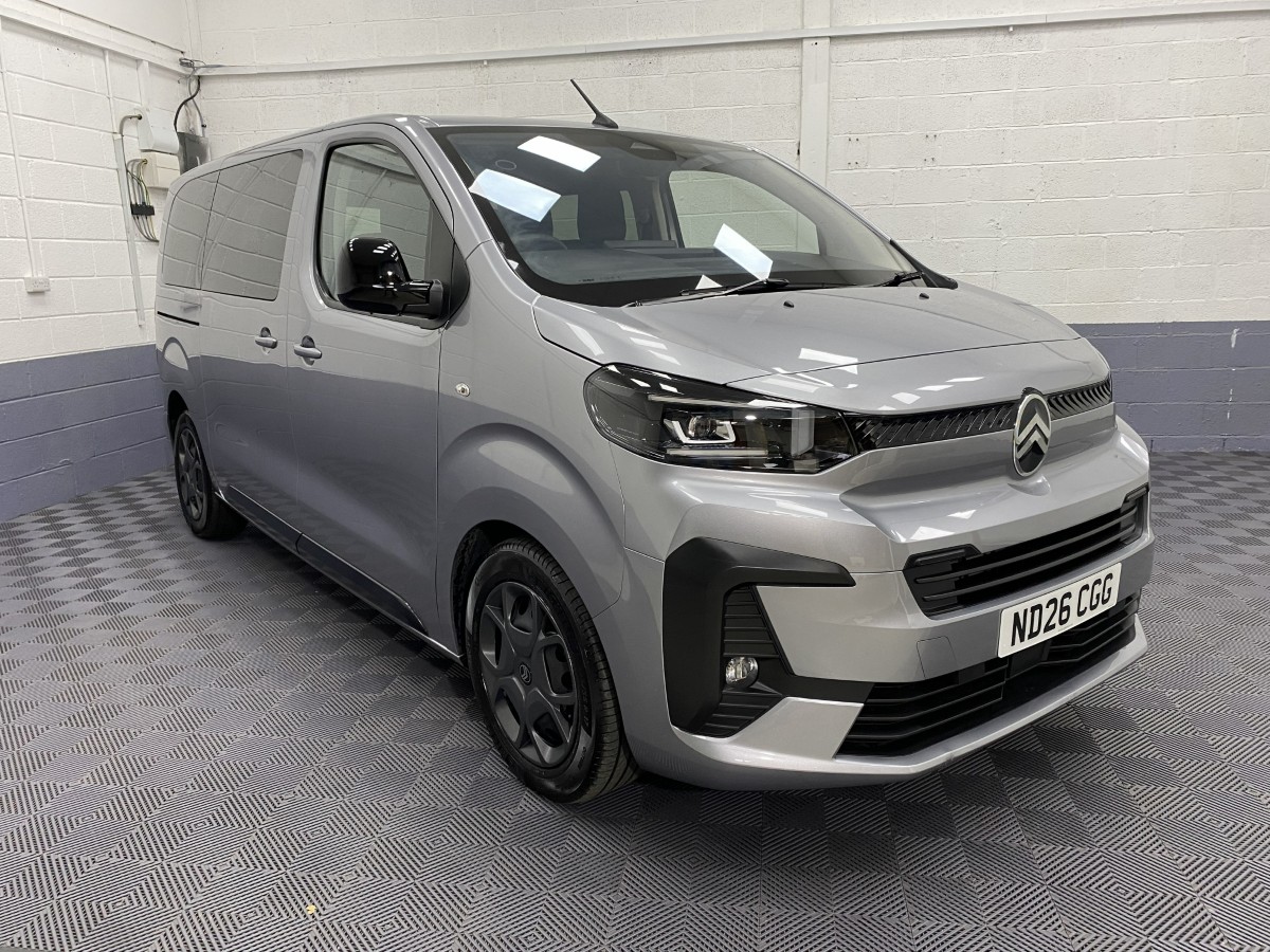 Citroen Spacetouer Wheelchair Accessible Vehicle front three quarter view ND26CGG