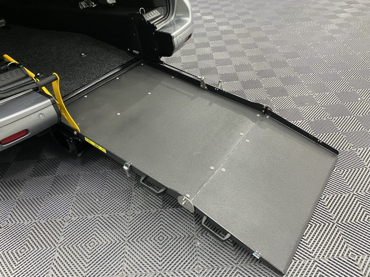 Citroen Spacetourer rear wheelchair ramp in the deployed position ND26 CGG