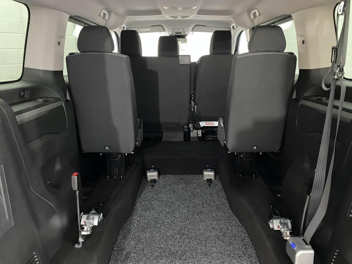 Citroen Spacetourer WAV vehicle interior wheelchair area ND26CGG