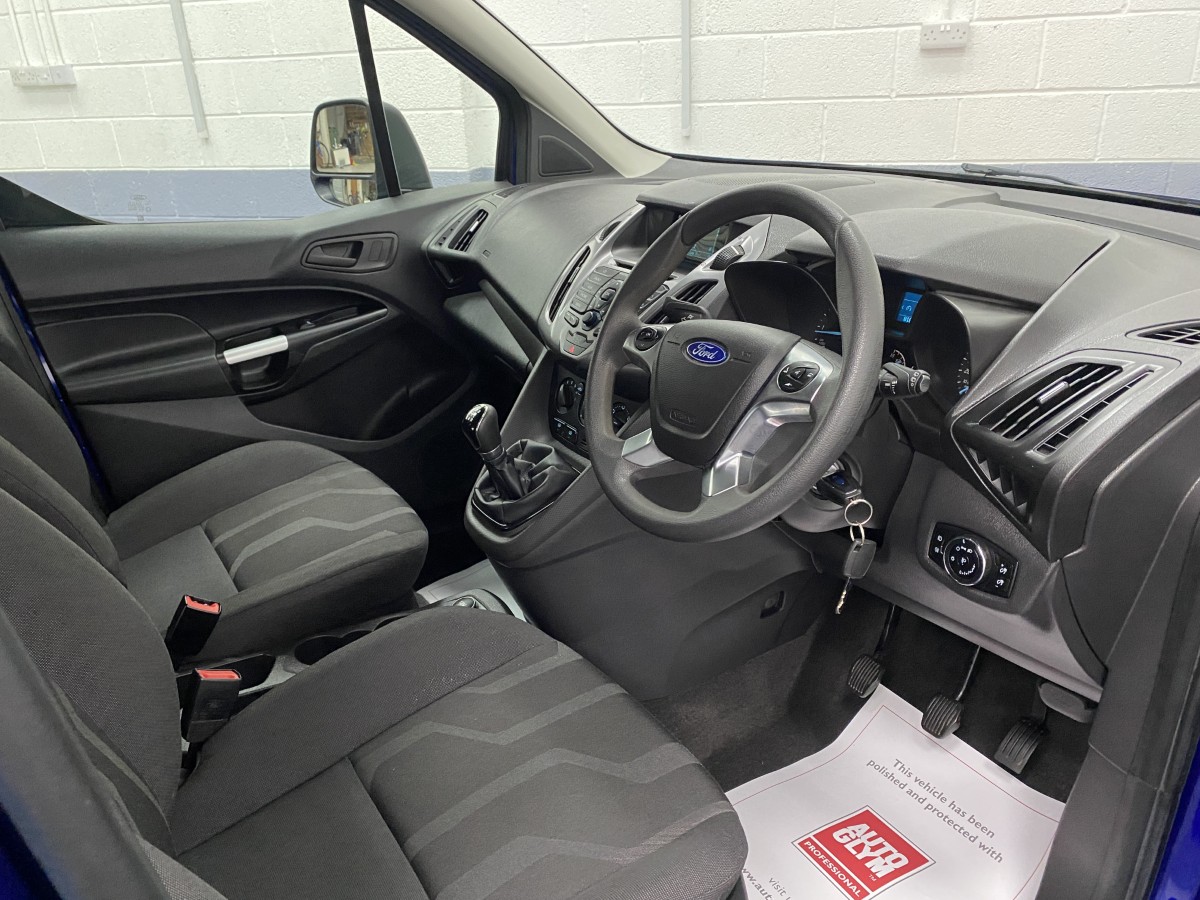 2017 Ford Tourneo Connect Zetec steering wheel BG17WMK