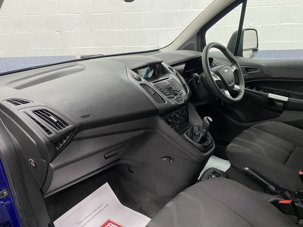 2017 Ford Tourneo Connect Zetec dashboard BG17WMK