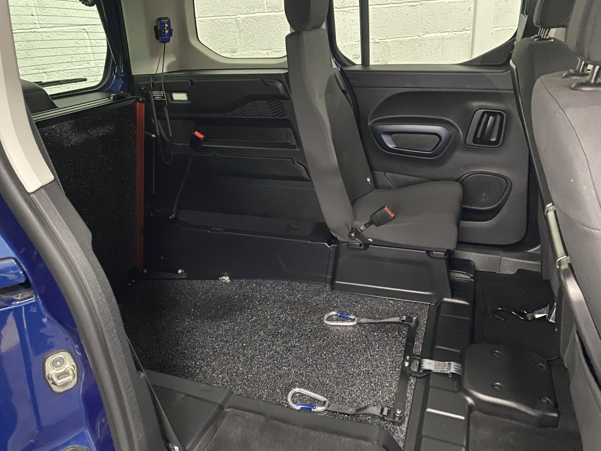 Peugeot Rifter Rear Wheelchair Area and lowered rear floor section and single rear seat SF69FWS