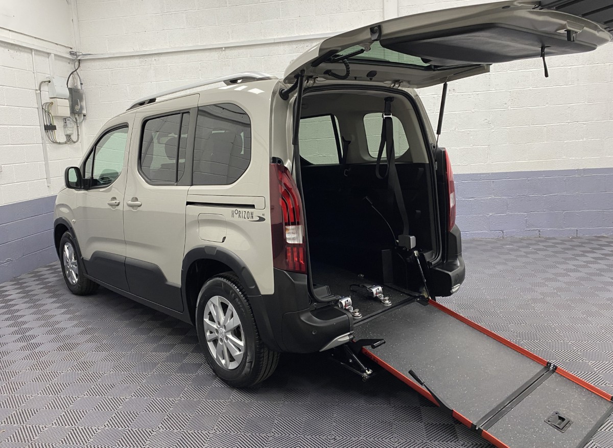 Peugeot Rifter 1.5 BlueHDi Wheelchair Accessible Vehicle (WAV)